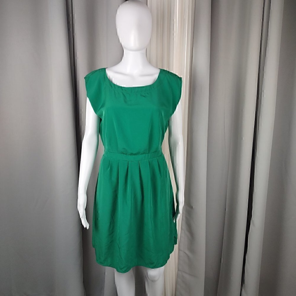 Old Navy Green Scoop Neck, Elastic Around Back Of Waist, Lined. Dress. Size S/P